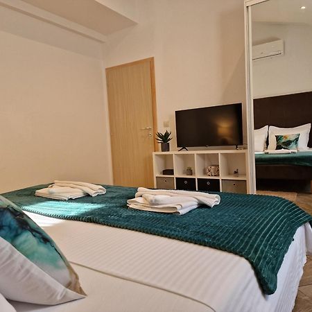 Holiday Home Near Trogir Kaštel Štafilić Exterior foto