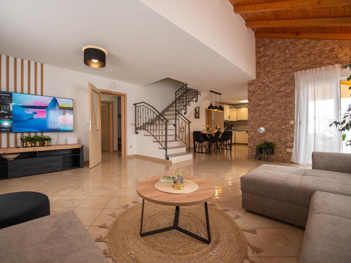 Holiday Home Near Trogir Kaštel Štafilić Exterior foto