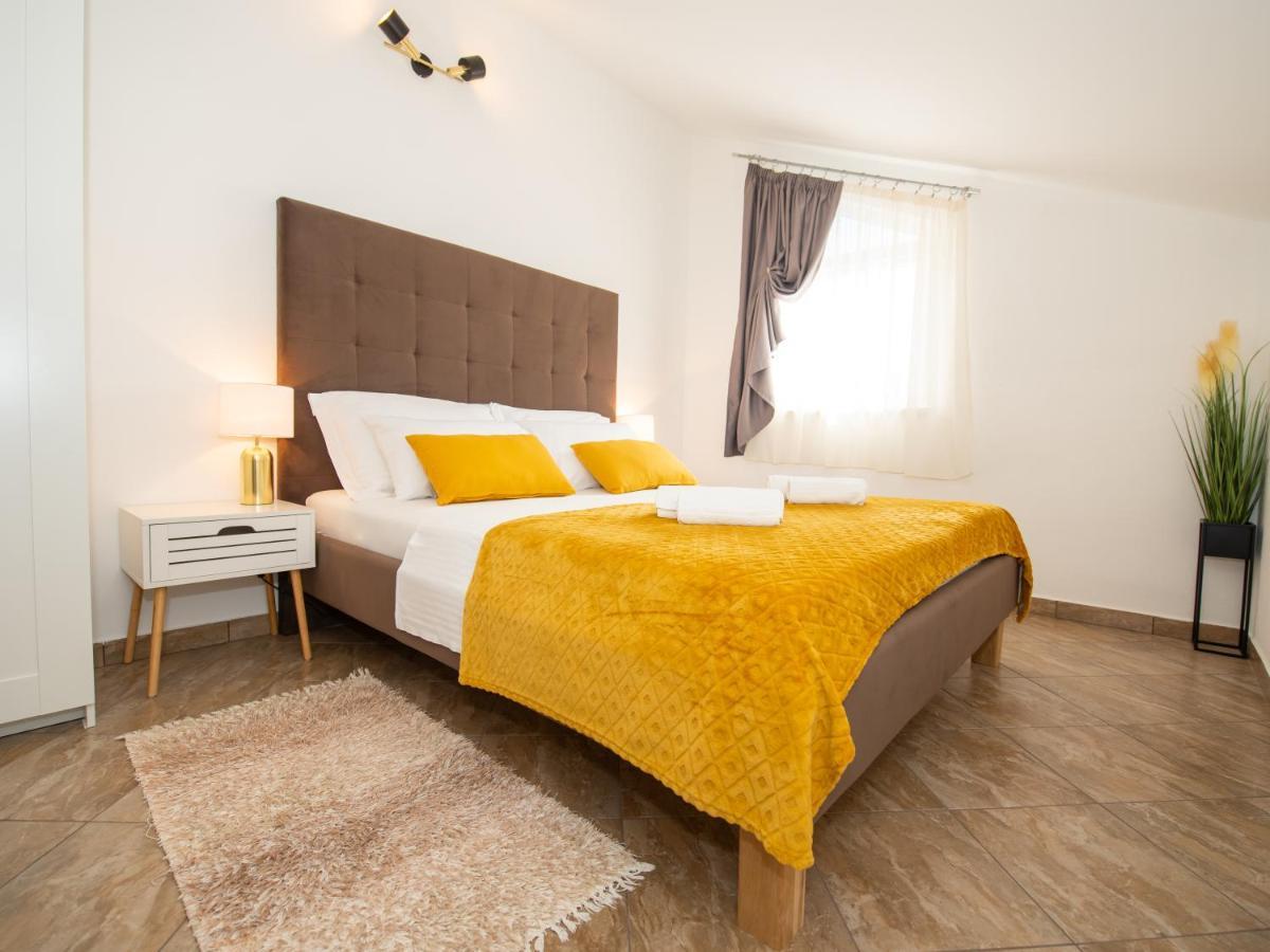 Holiday Home Near Trogir Kaštel Štafilić Exterior foto
