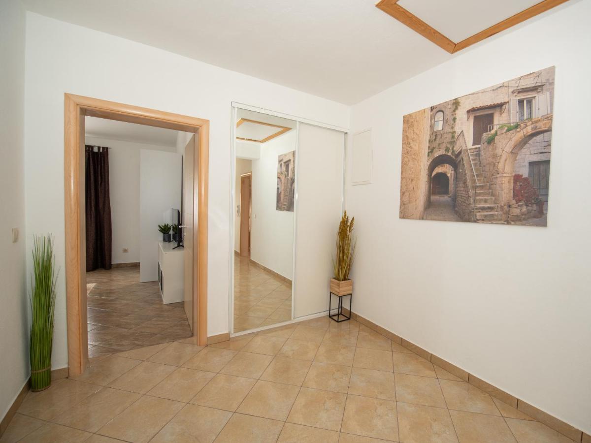 Holiday Home Near Trogir Kaštel Štafilić Exterior foto