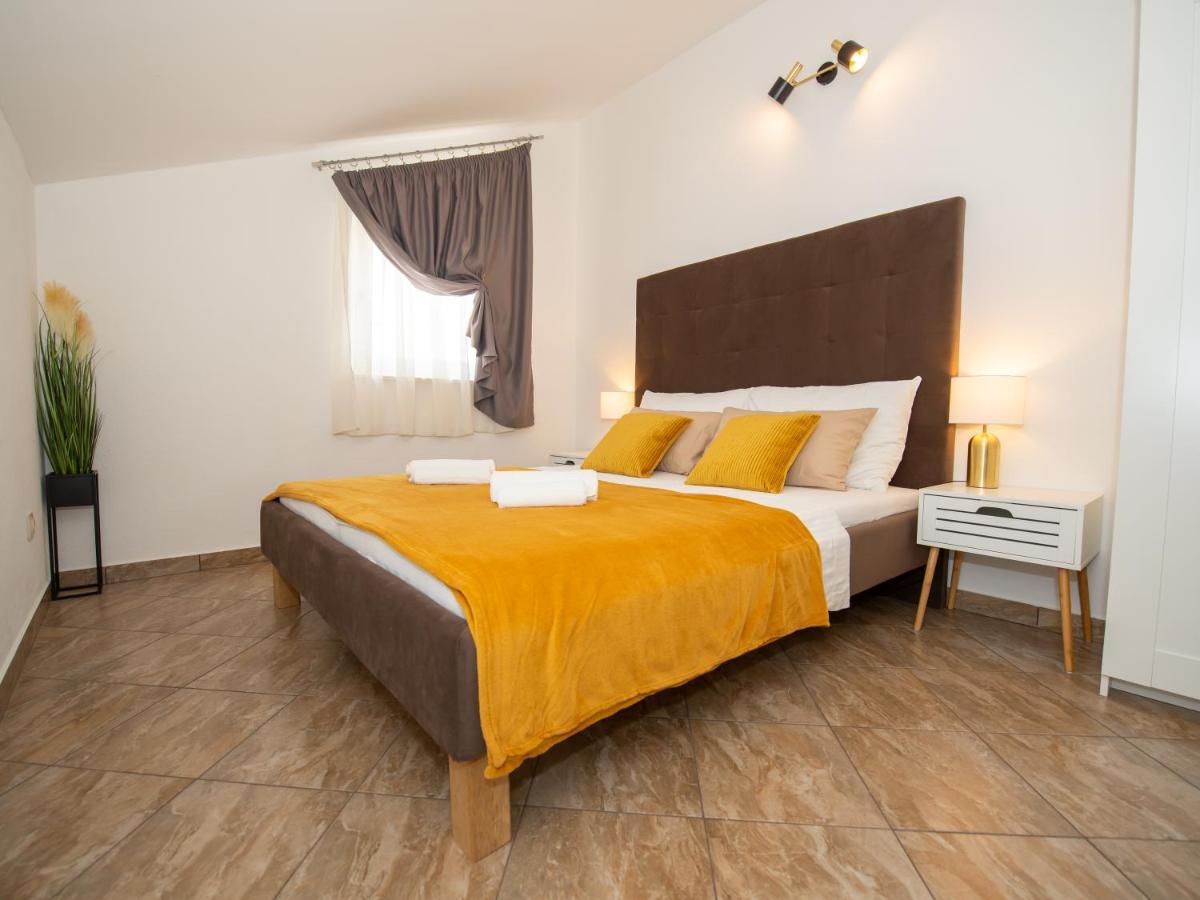 Holiday Home Near Trogir Kaštel Štafilić Exterior foto