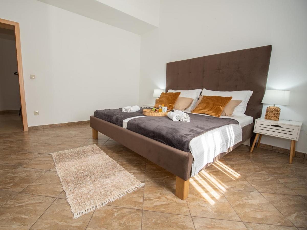 Holiday Home Near Trogir Kaštel Štafilić Exterior foto